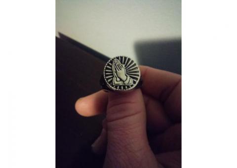 Praying hands ring ( class ring style)